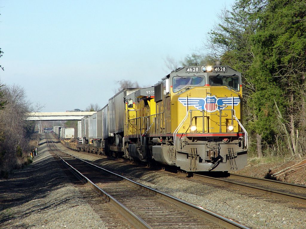 UP 4628 SD70M Leads NS 203 (Alexandria, Va - Atlanta, Ga) at South Manastas in 2003.